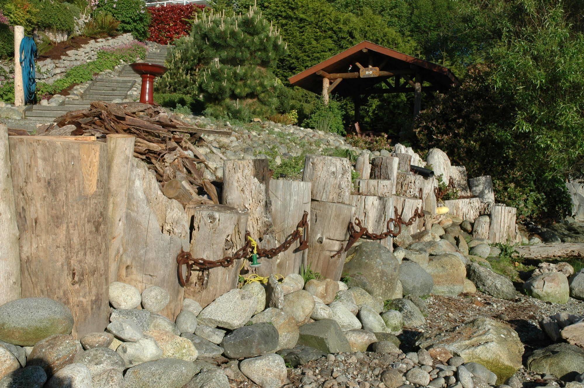 At The Shore Bed And Breakfast Sechelt Dış mekan fotoğraf