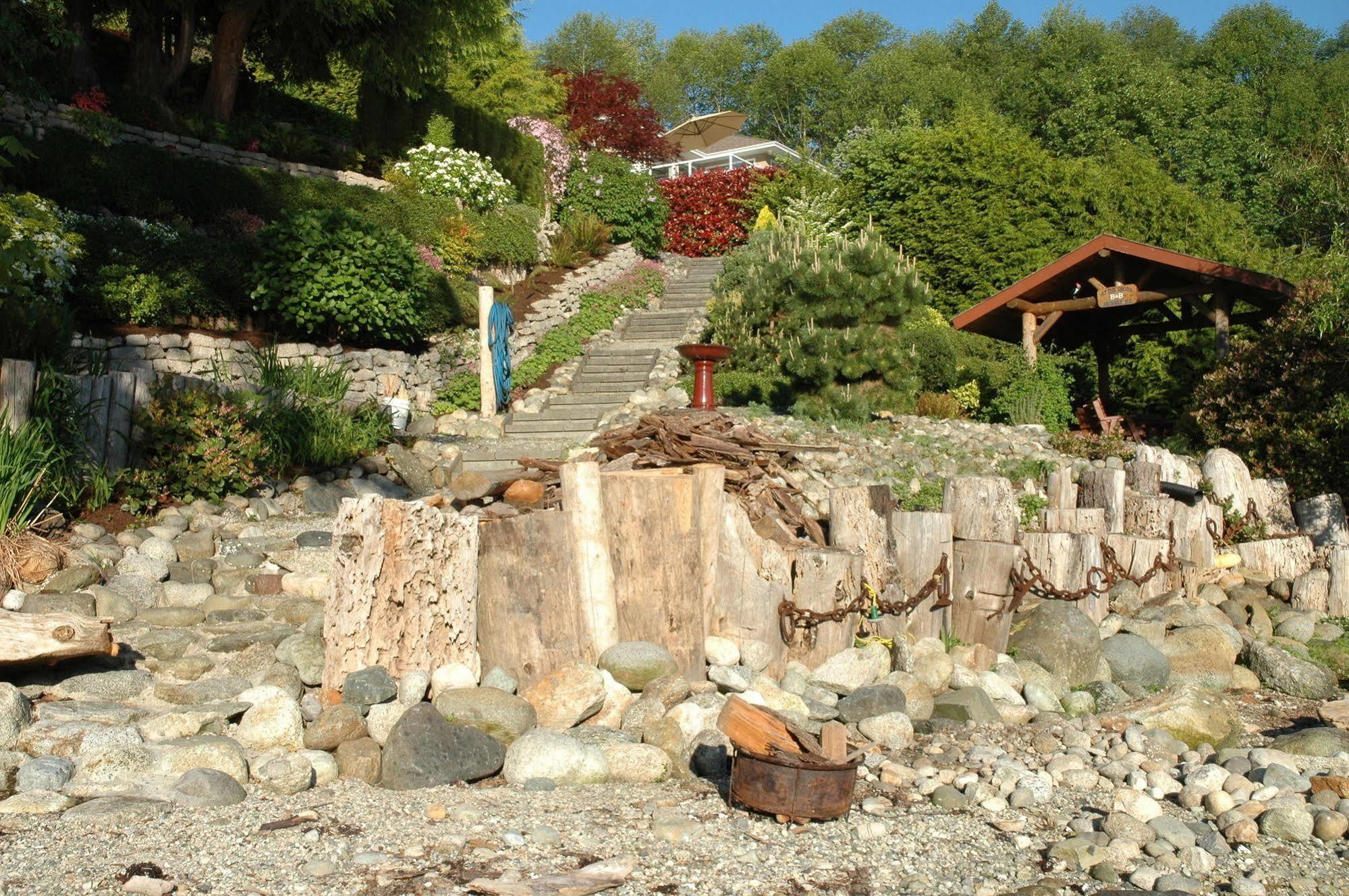 At The Shore Bed And Breakfast Sechelt Dış mekan fotoğraf